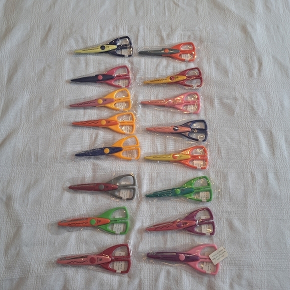 Provo Craft Paper Shaper Scissors 16 new pairs 34-0019 - 34-0034 - Picture 5 of 9